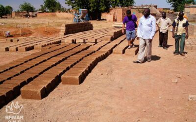 Construcción de una escuela en Burkina Faso.